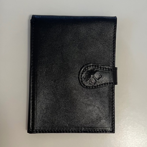 Patricia Nash Passport Wallet - Picture 1 of 4